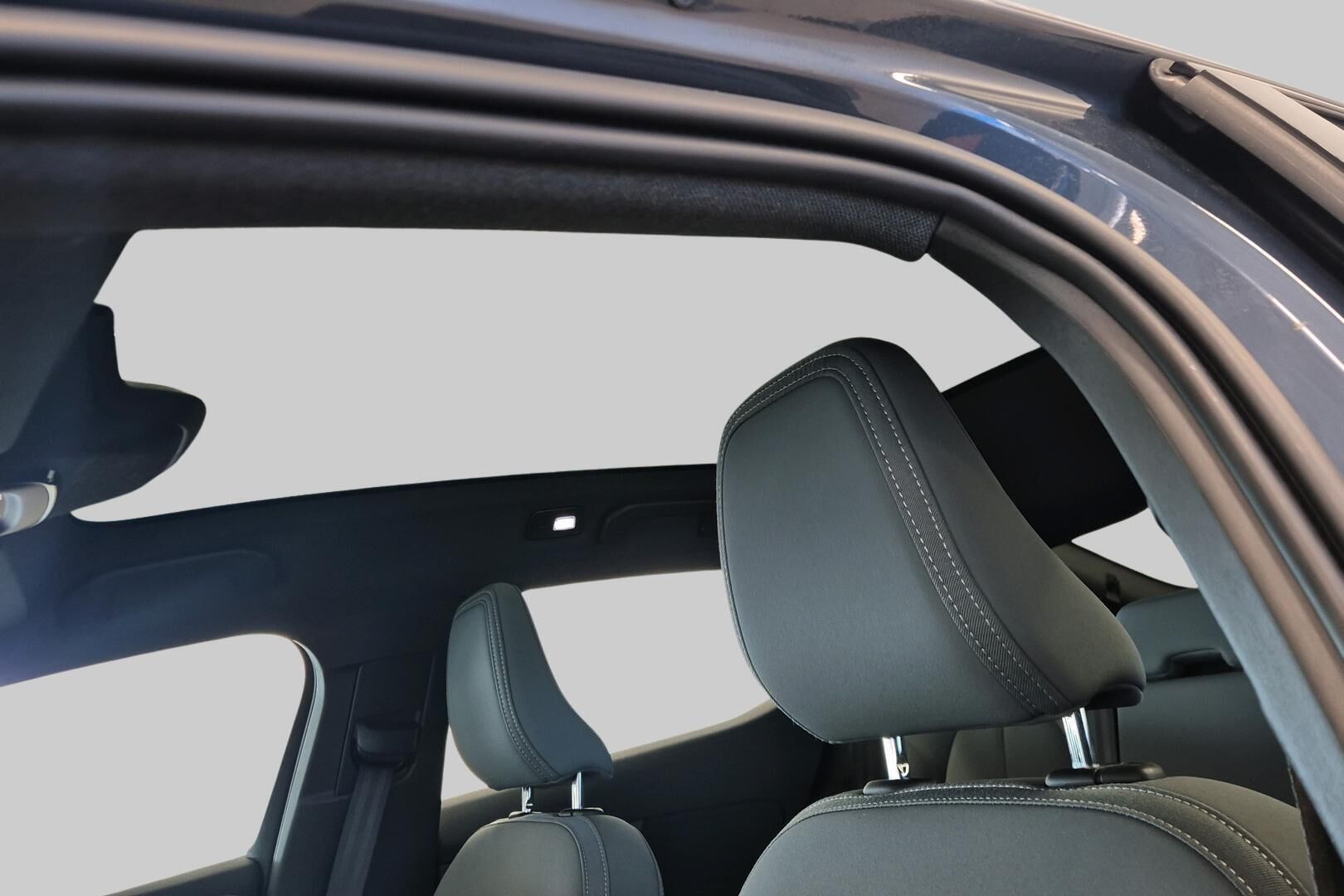 POLESTAR 2 iso kuva 21