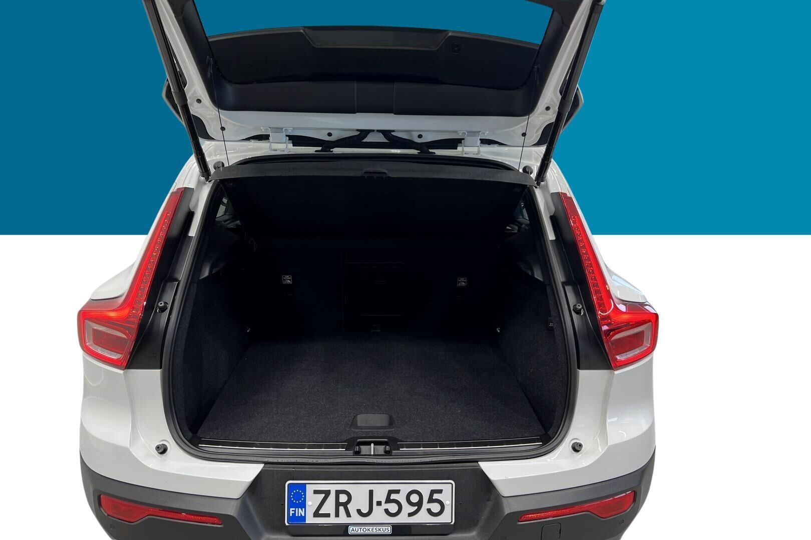VOLVO XC40 iso kuva 7