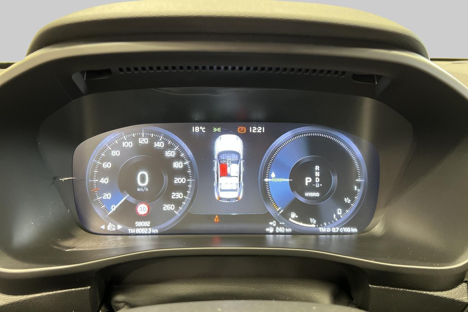 VOLVO XC40 iso kuva 9
