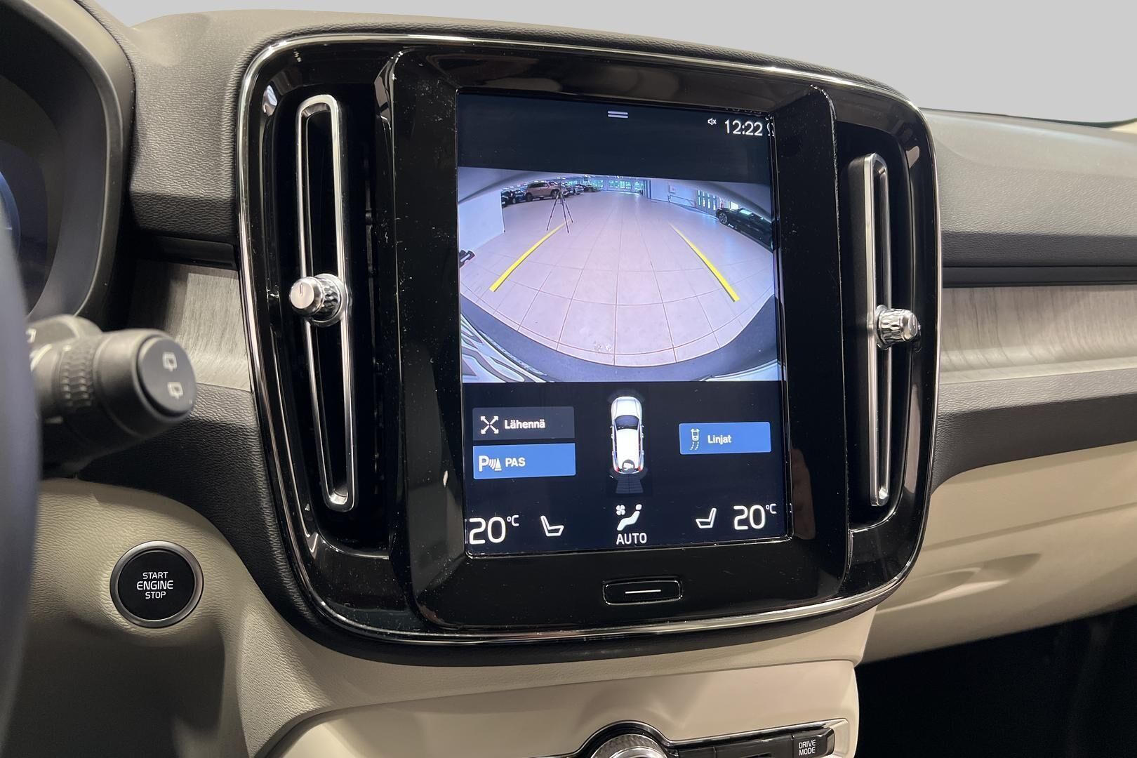 VOLVO XC40 iso kuva 27