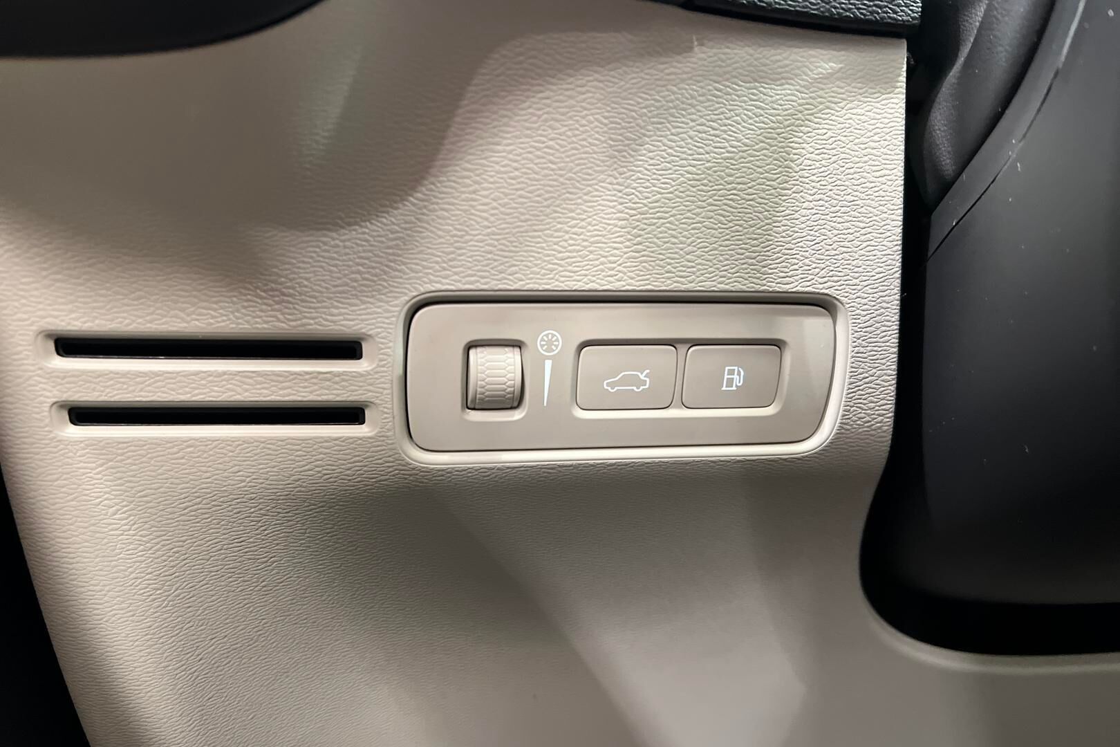 VOLVO XC40 iso kuva 15