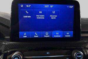 FORD KUGA esikatselu 17