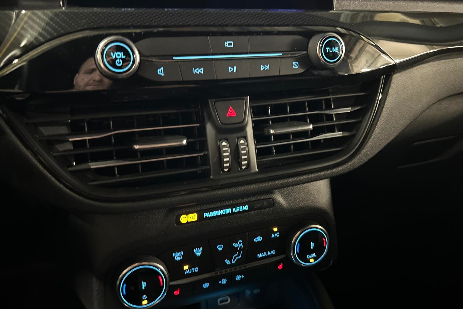 FORD KUGA iso kuva 22