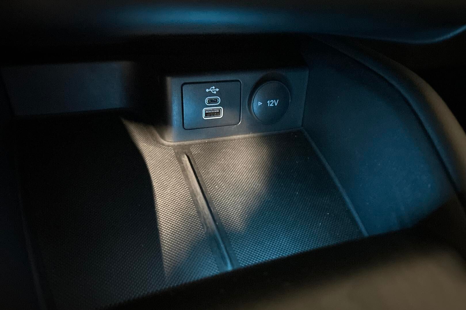 FORD KUGA iso kuva 23
