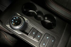 FORD KUGA esikatselu 24