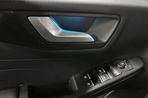 FORD KUGA esikatselu 30