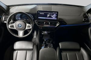 BMW iX3 esikatselu 10