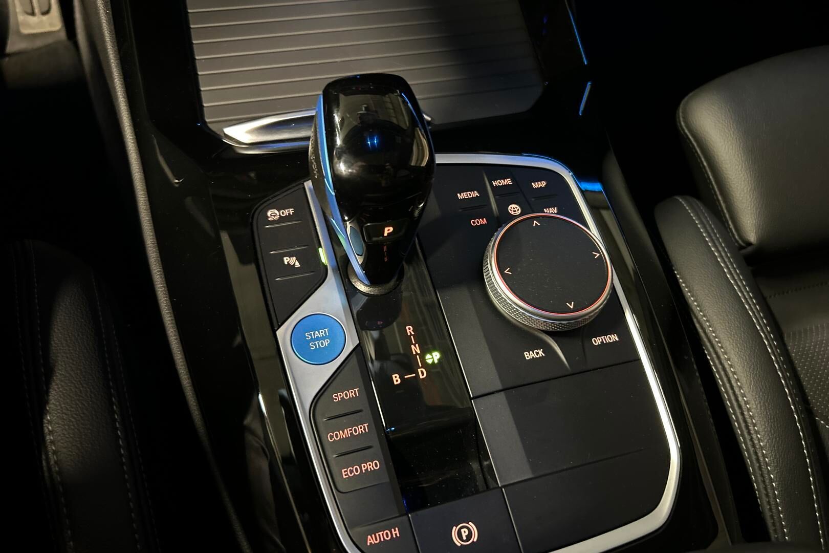 BMW iX3 iso kuva 22