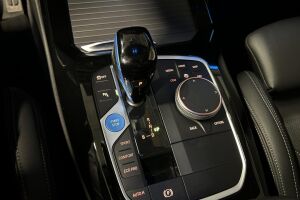 BMW iX3 esikatselu 22
