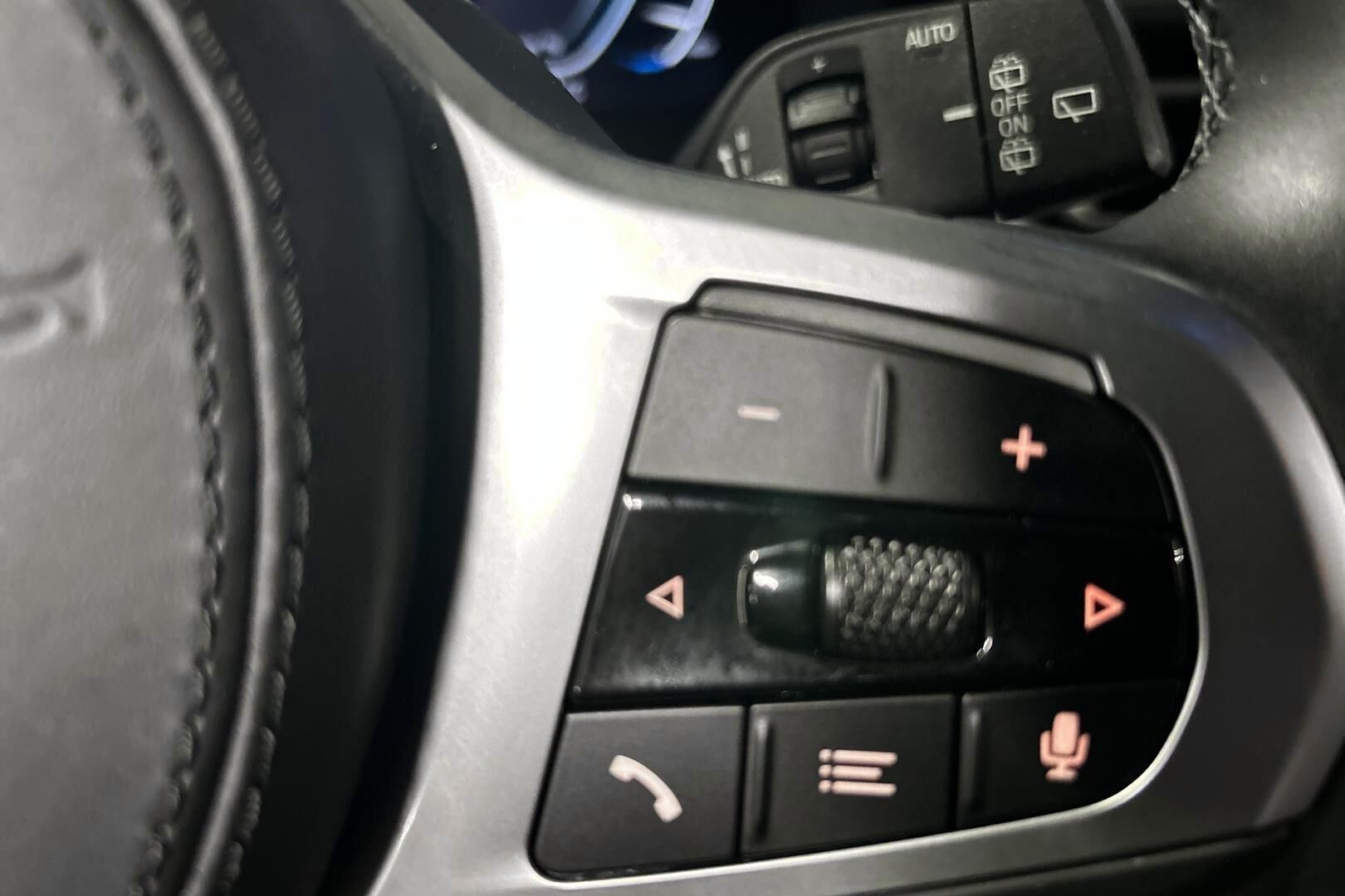 BMW iX3 iso kuva 23