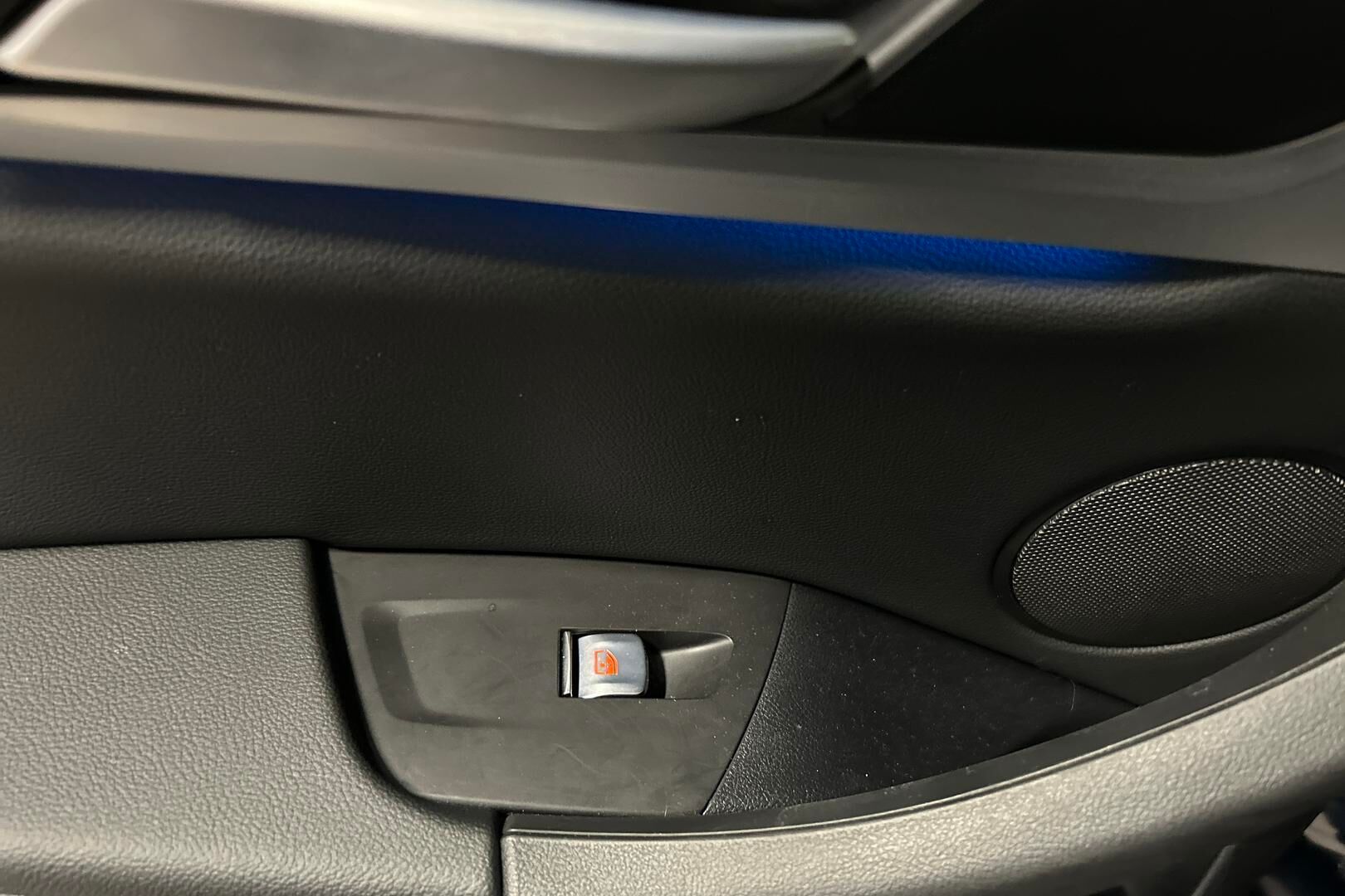 BMW iX3 iso kuva 29