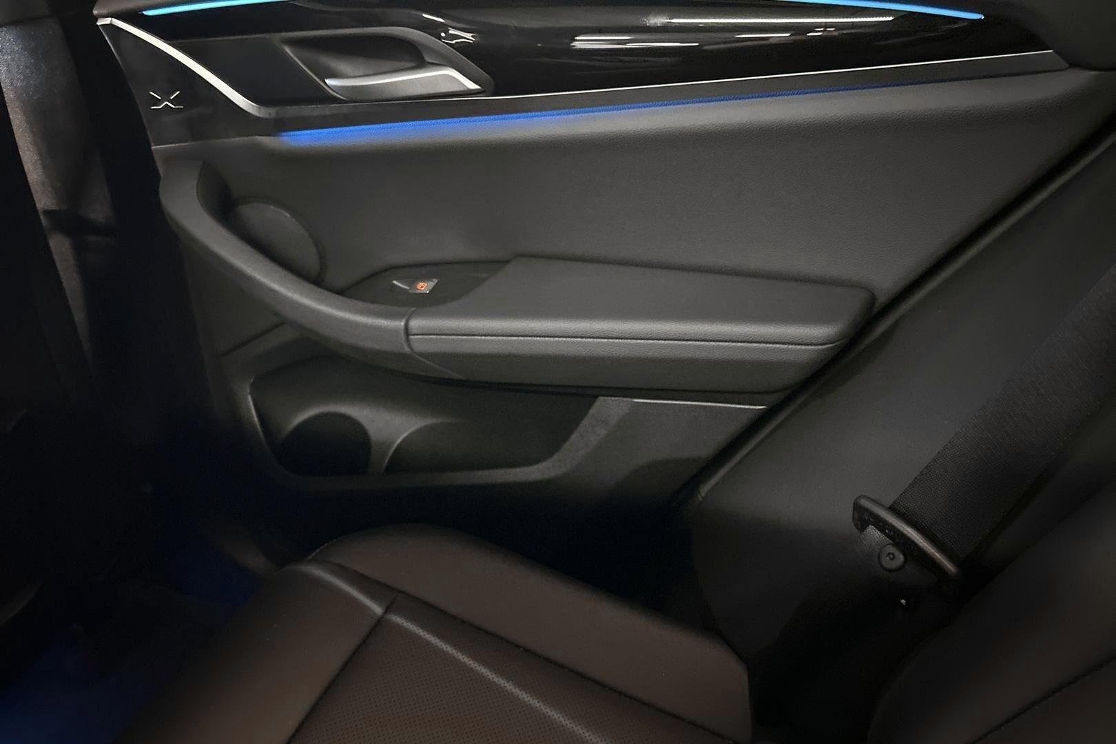 BMW iX3 iso kuva 32