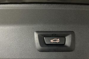 BMW iX3 esikatselu 35