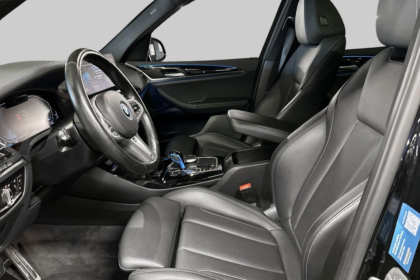 BMW iX3 iso kuva 8