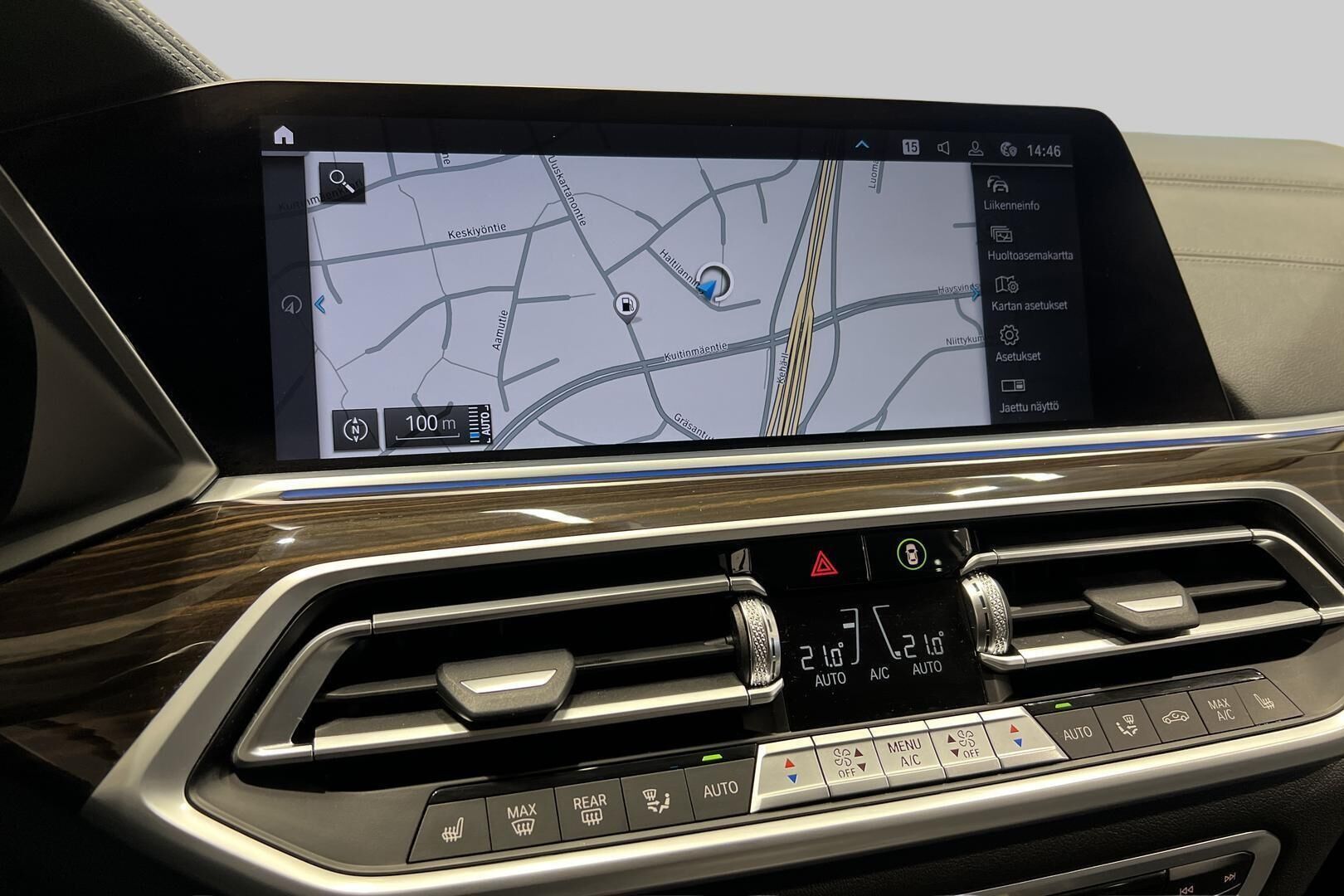BMW X5 iso kuva 12