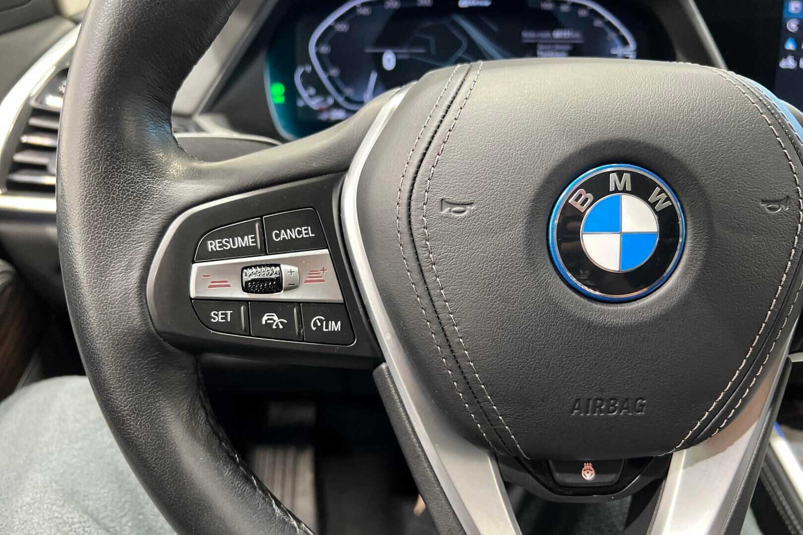 BMW X5 iso kuva 27