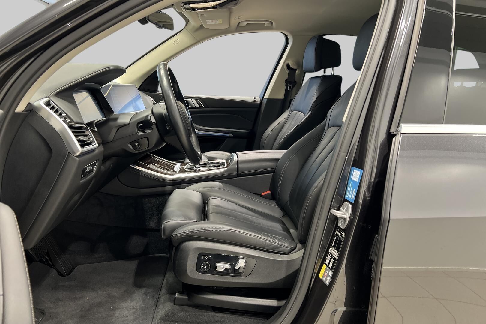BMW X5 iso kuva 8