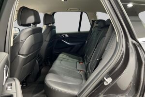 BMW X5 esikatselu 40