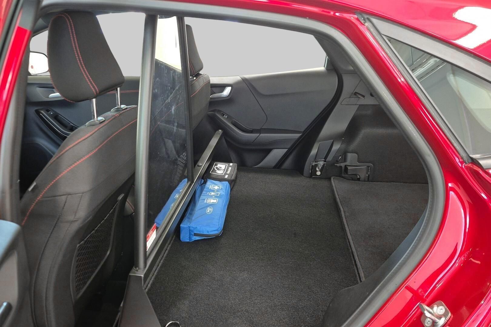 FORD PUMA iso kuva 8