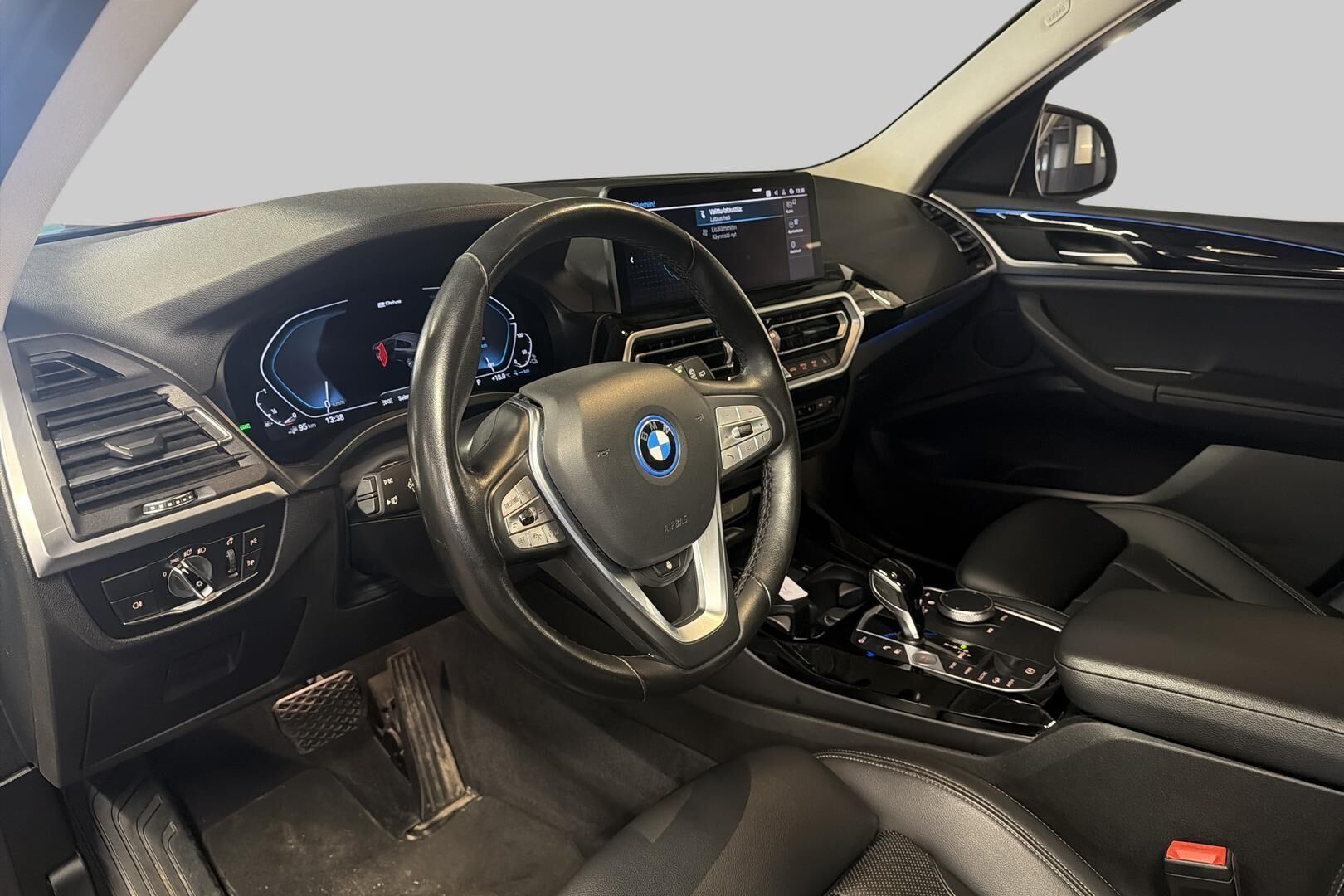 BMW X3 iso kuva 8