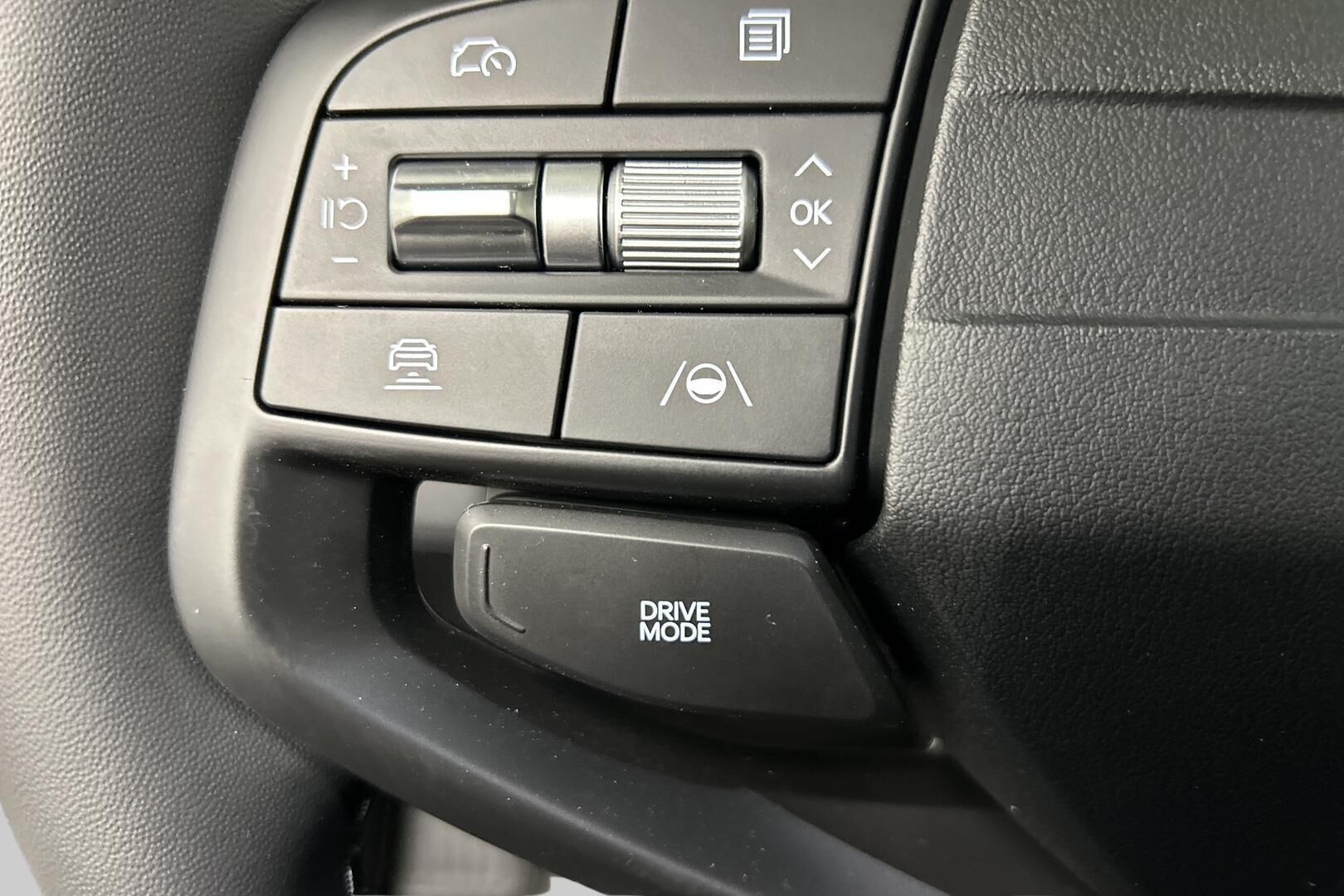 Kia K4 iso kuva 14