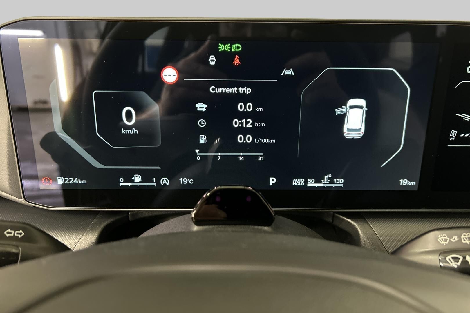 Kia K4 iso kuva 16