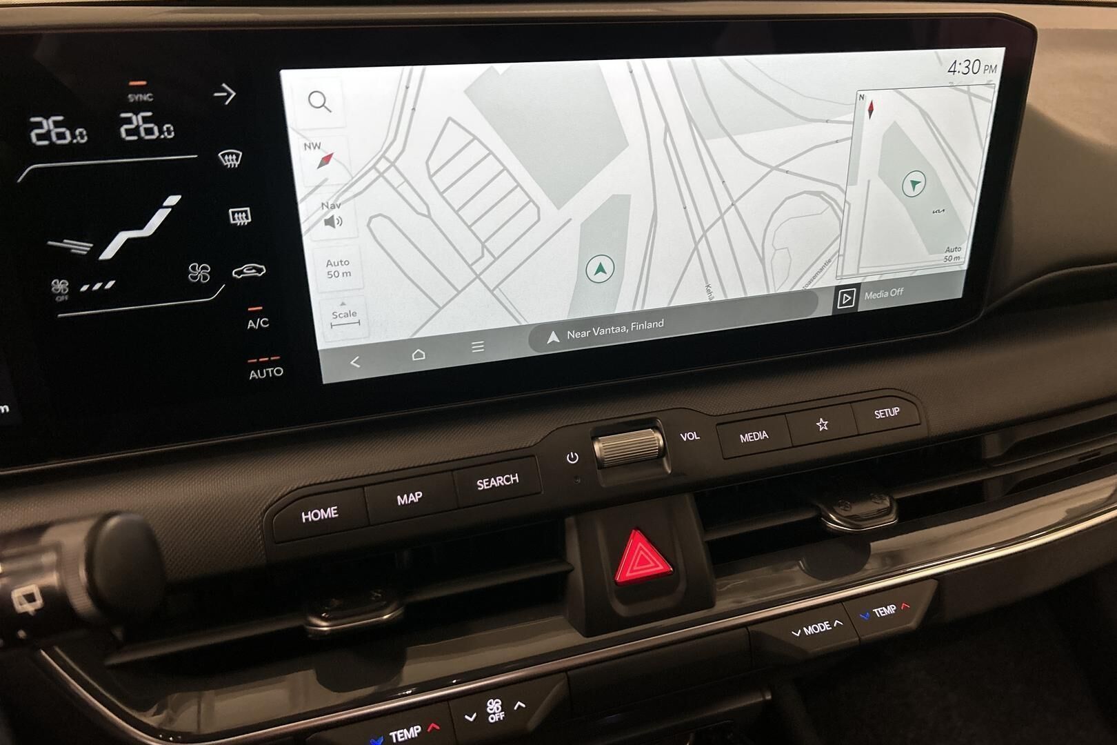 Kia K4 iso kuva 18