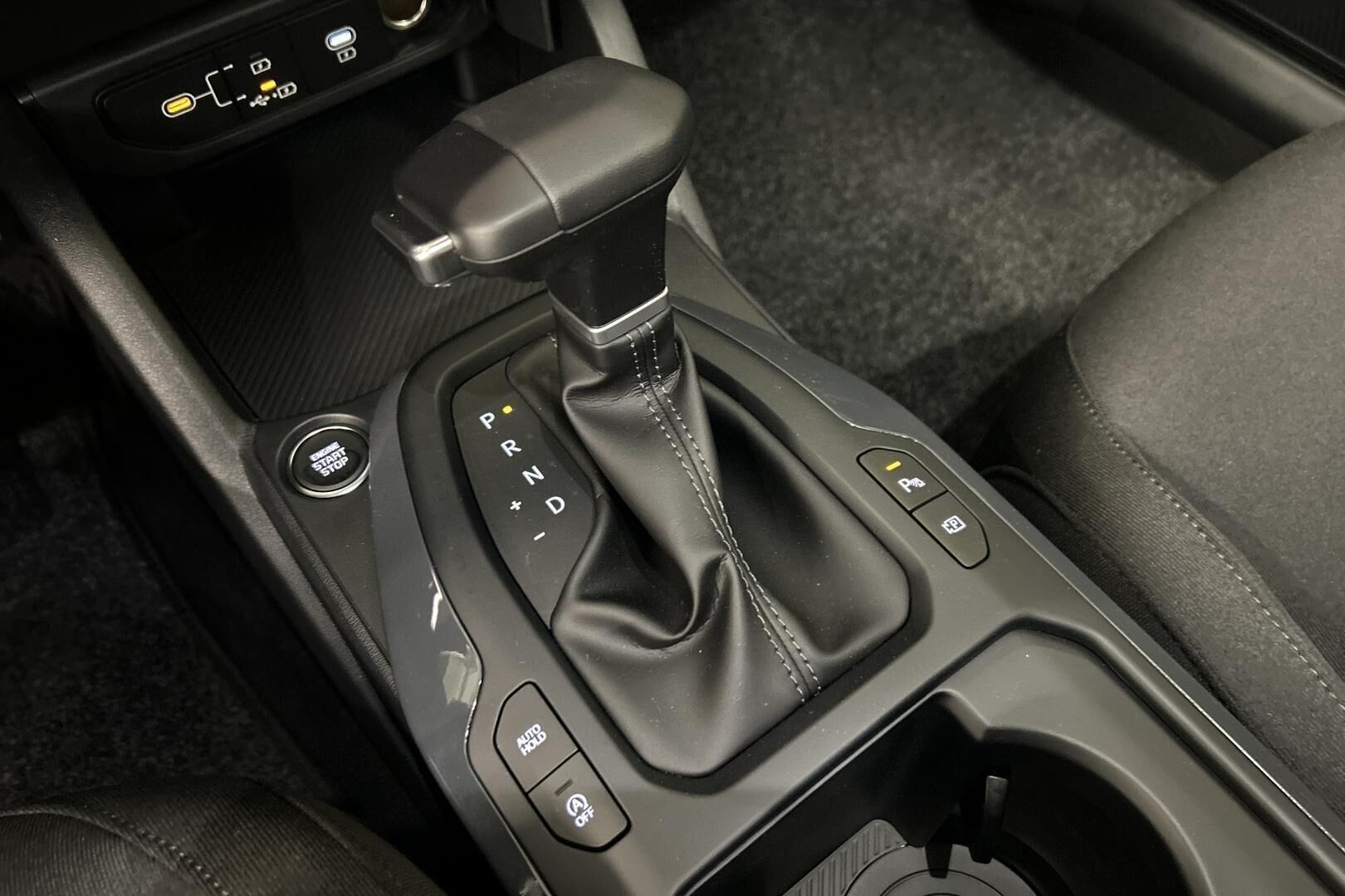 Kia K4 iso kuva 20