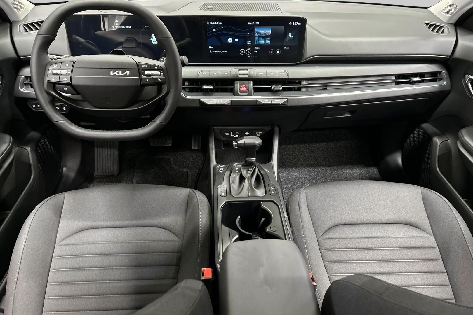 KIA K4 iso kuva 10