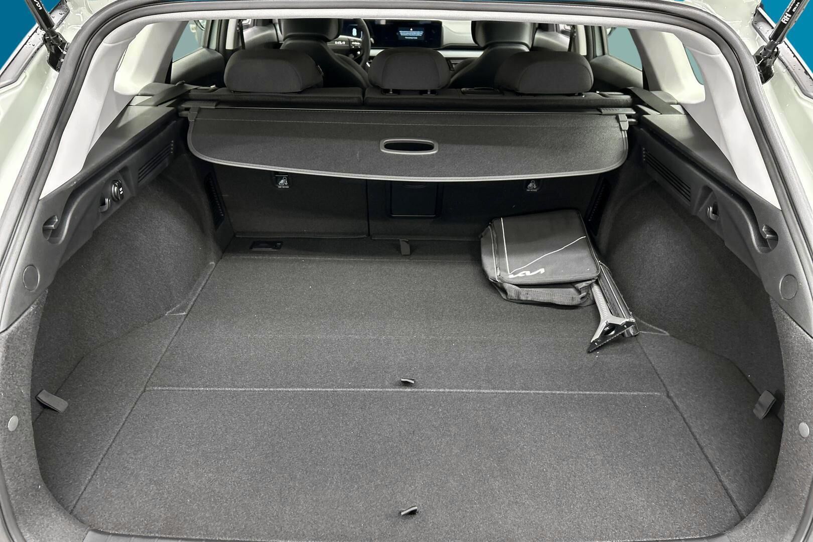KIA K4 iso kuva 11