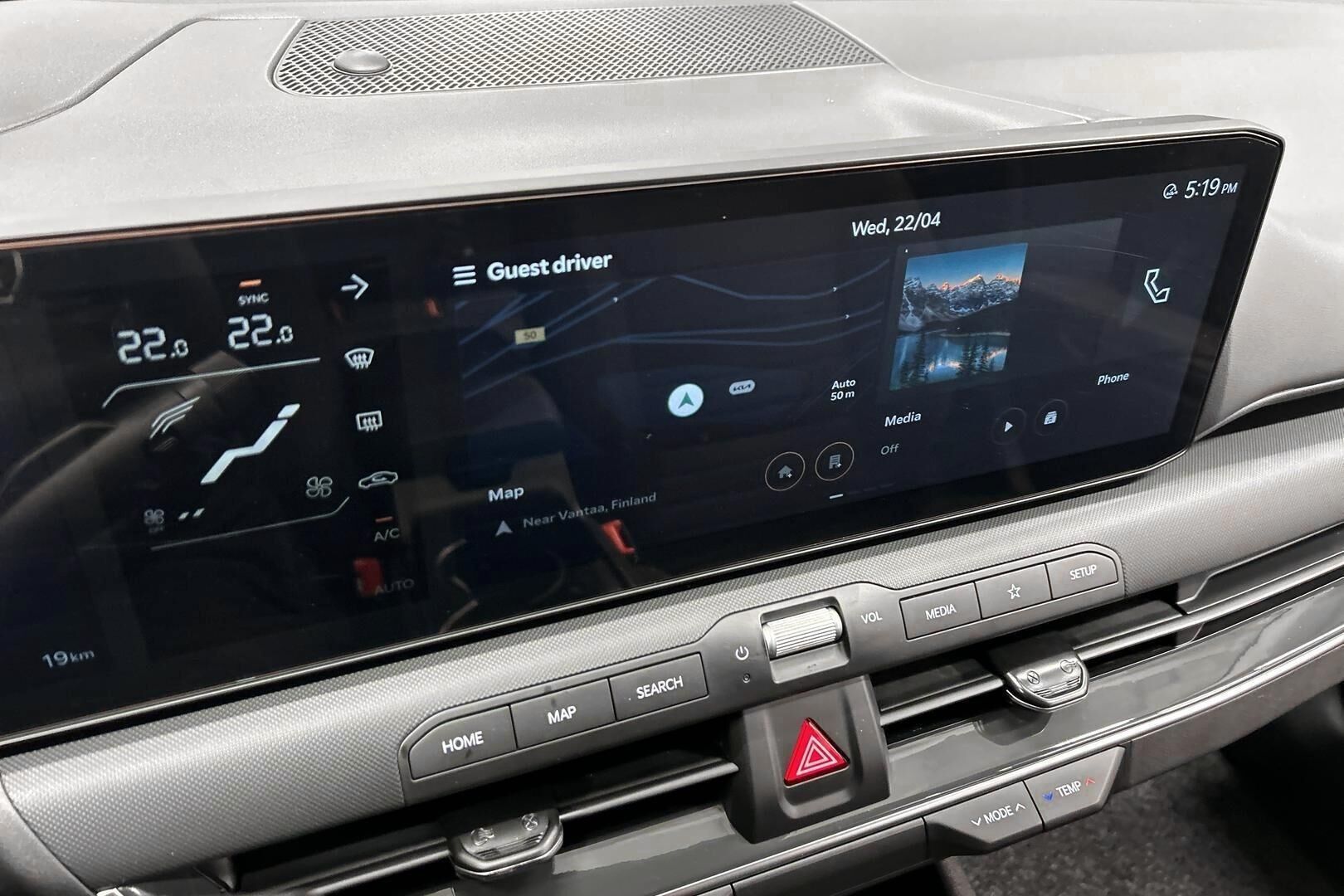 KIA K4 iso kuva 15
