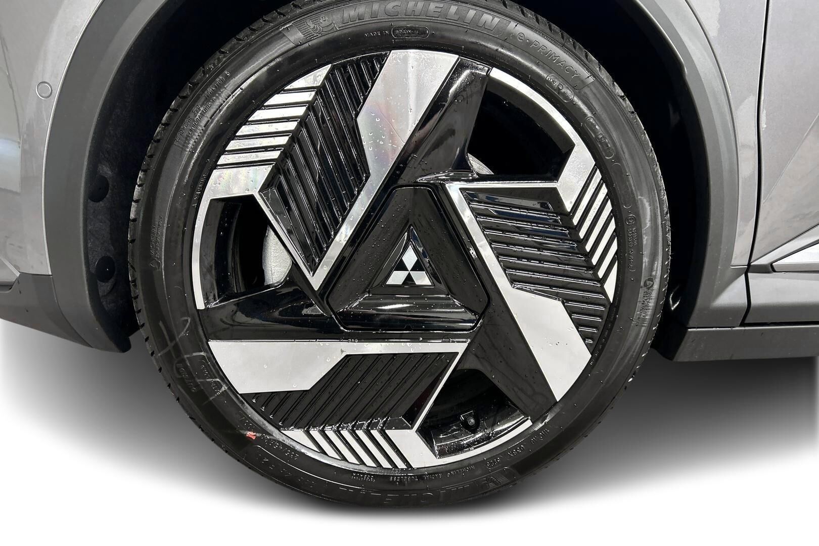 Mitsubishi Eclipse Cross iso kuva 11