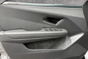 Mitsubishi Eclipse Cross esikatselu 12