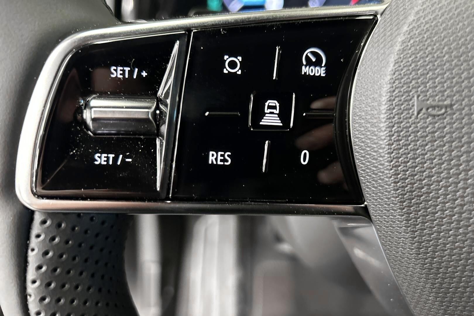Mitsubishi Eclipse Cross iso kuva 13