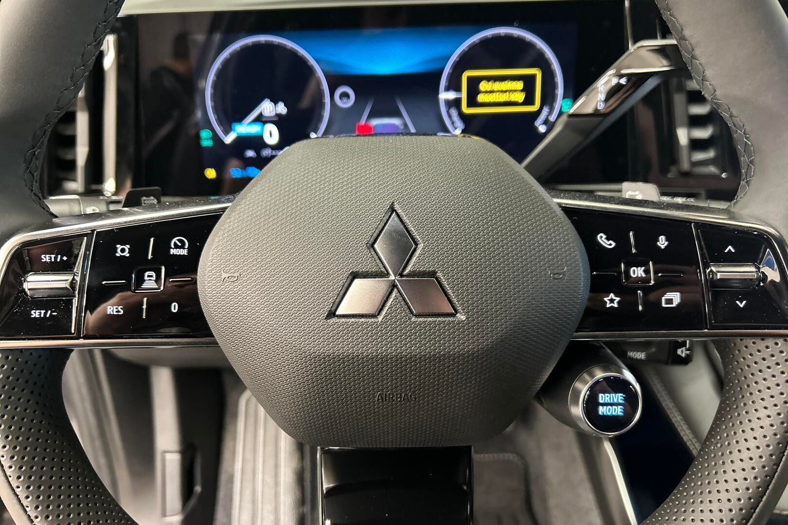 Mitsubishi Eclipse Cross iso kuva 16