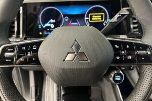 Mitsubishi Eclipse Cross esikatselu 16