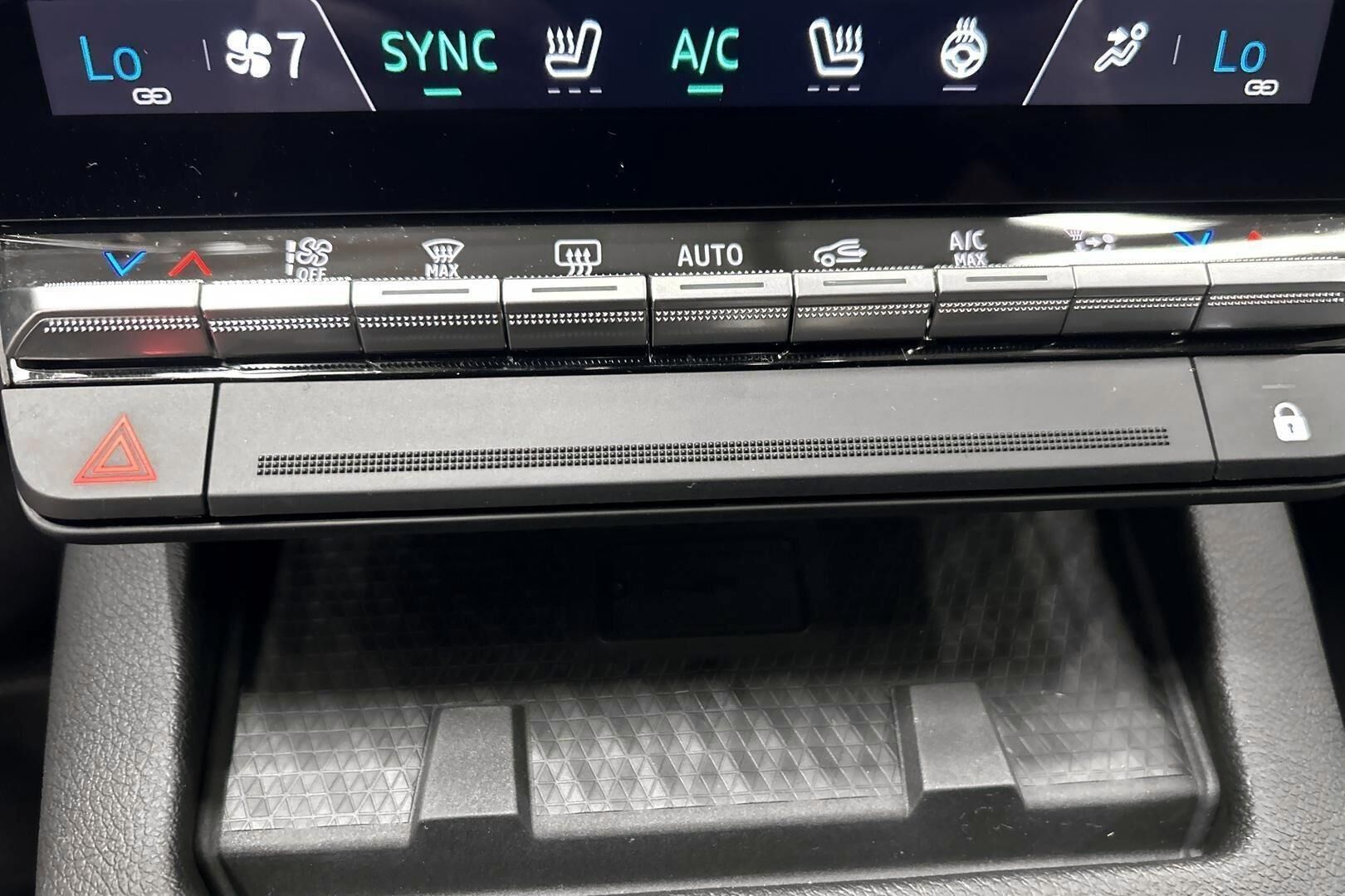 Mitsubishi Eclipse Cross iso kuva 20