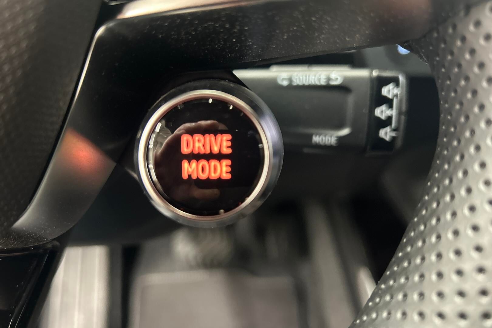 Mitsubishi Eclipse Cross iso kuva 22