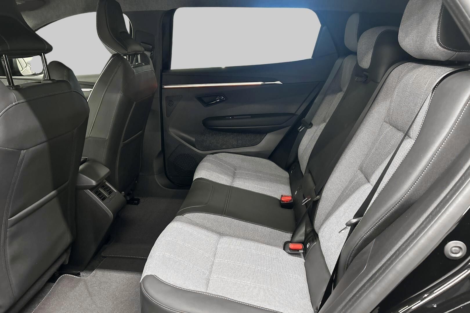 Mitsubishi Eclipse Cross iso kuva 9