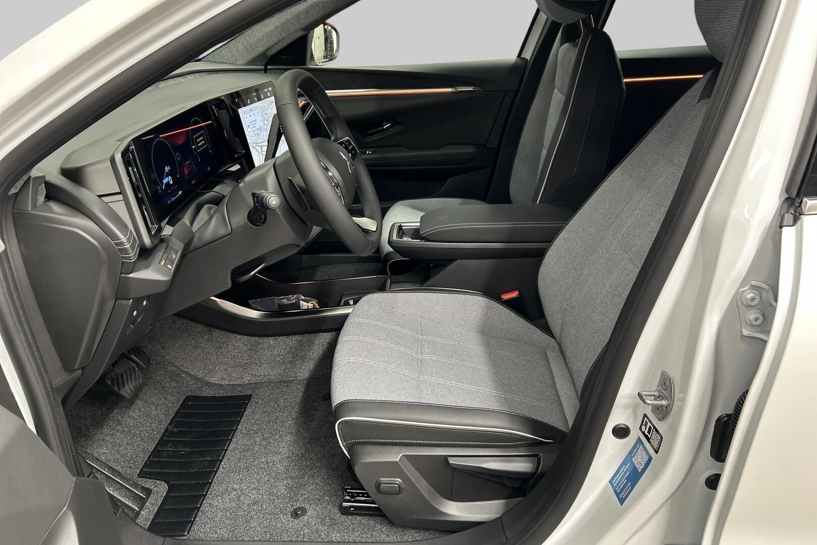 Mitsubishi Eclipse Cross iso kuva 9