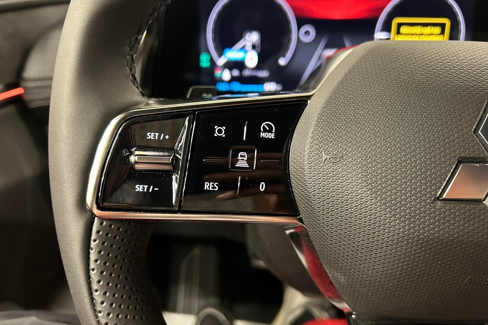 Mitsubishi Eclipse Cross iso kuva 17