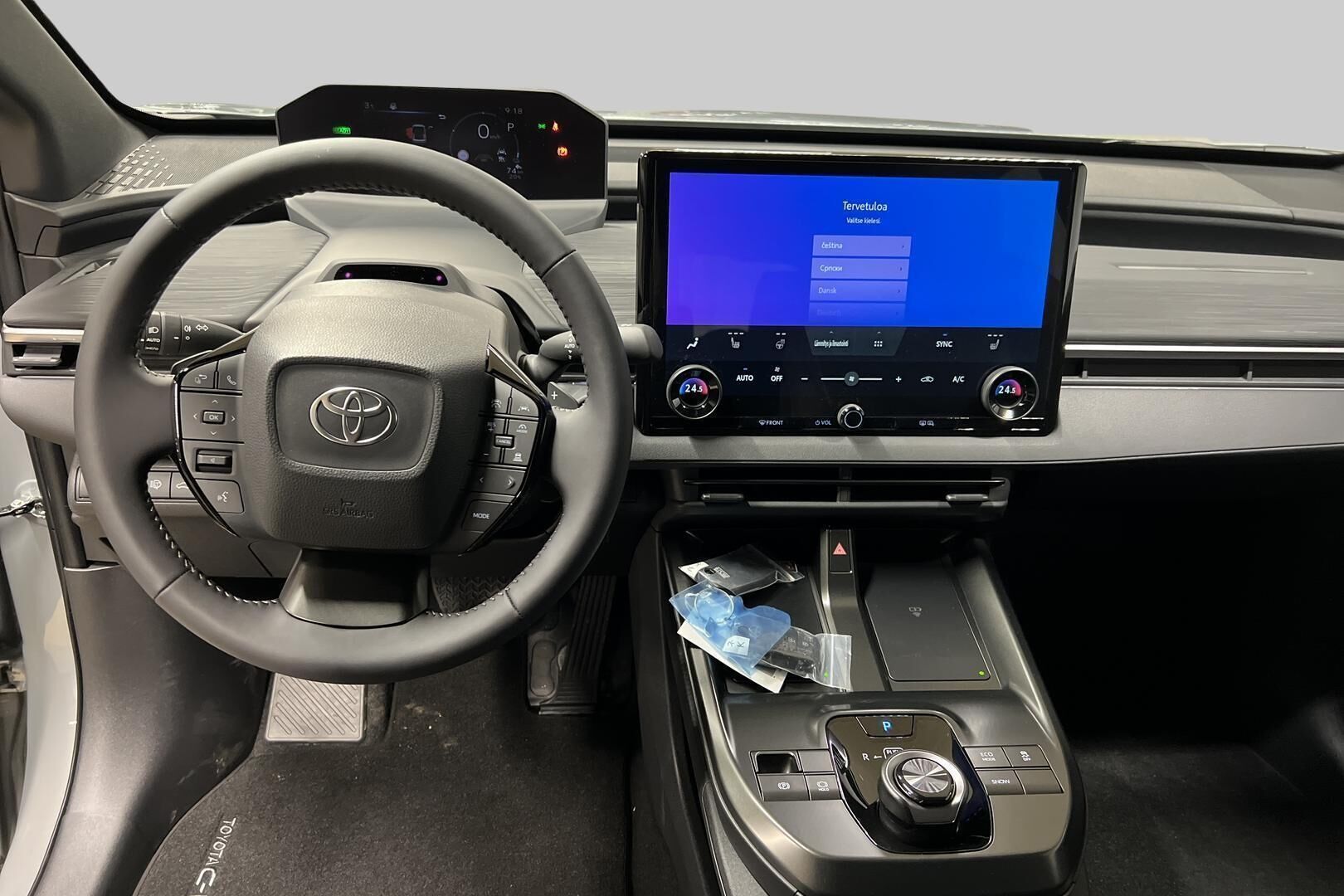 Toyota C-HR+ iso kuva 10