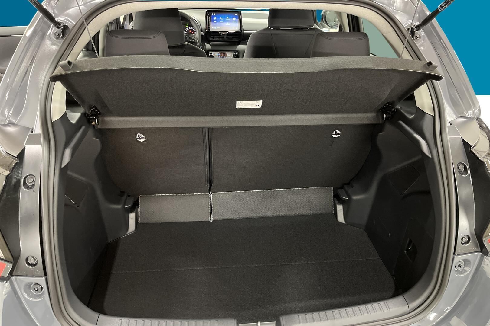 Toyota Yaris iso kuva 11