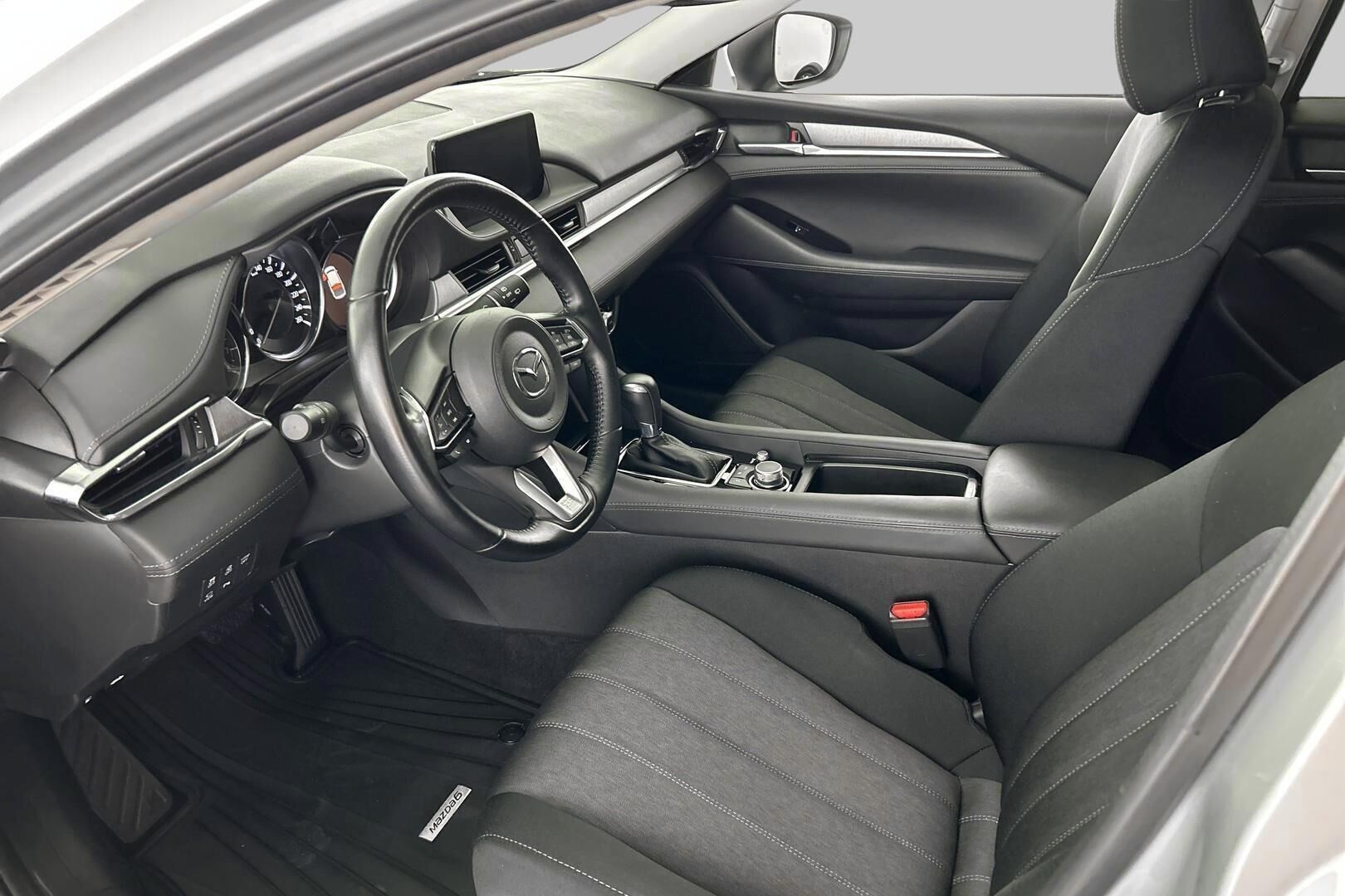 Mazda 6 iso kuva 7