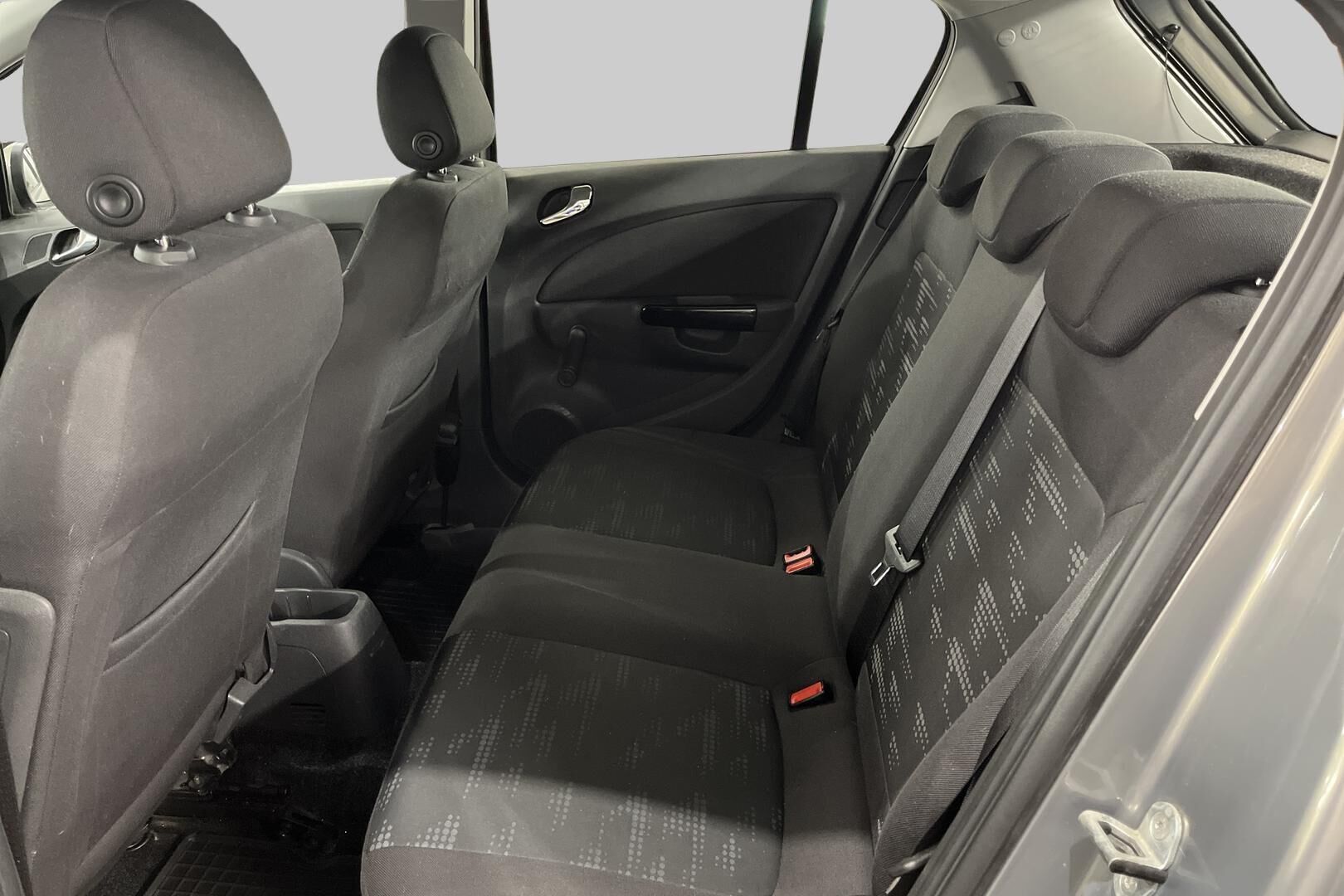 Opel Corsa iso kuva 10