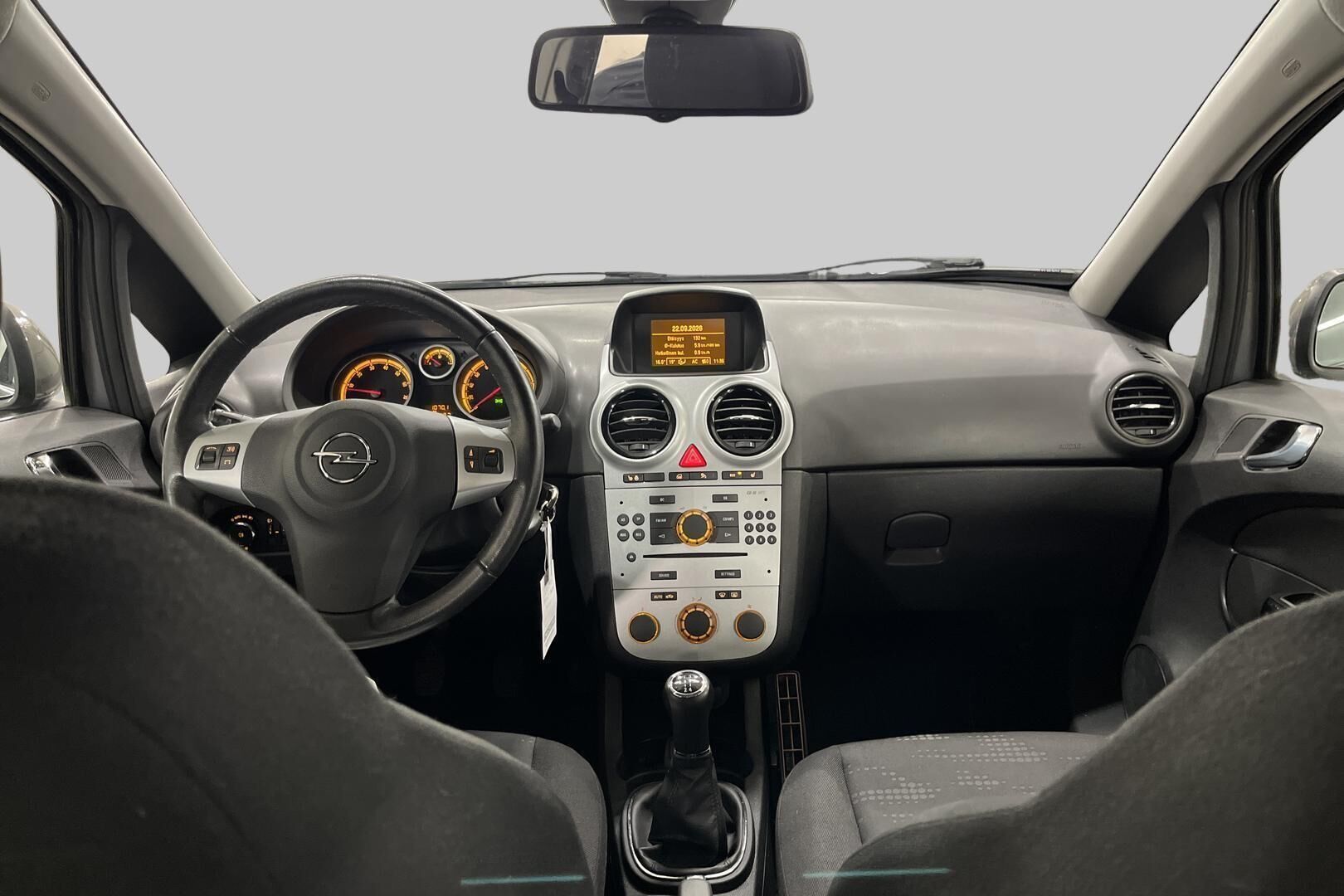 Opel Corsa iso kuva 11