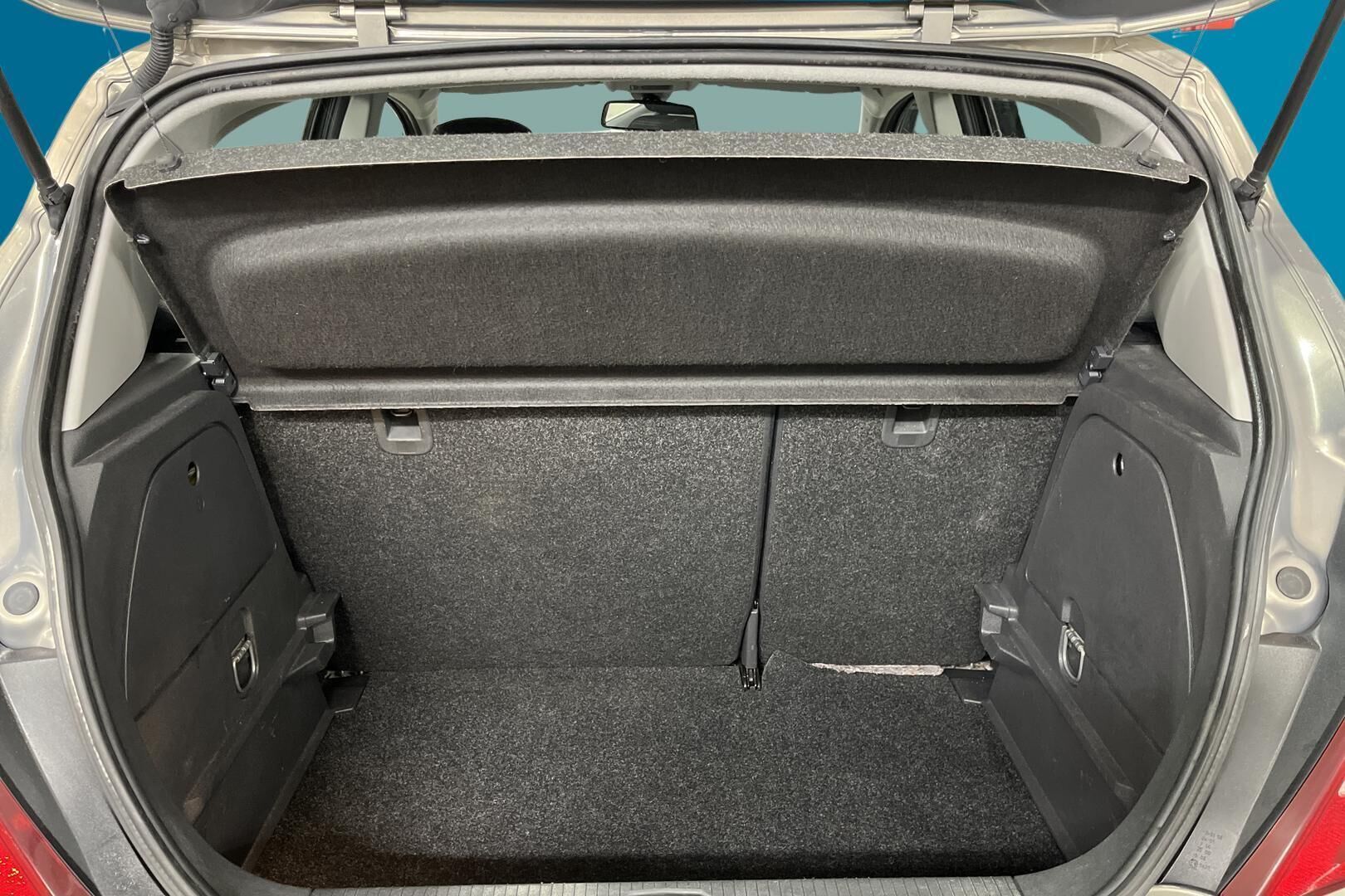 Opel Corsa iso kuva 12