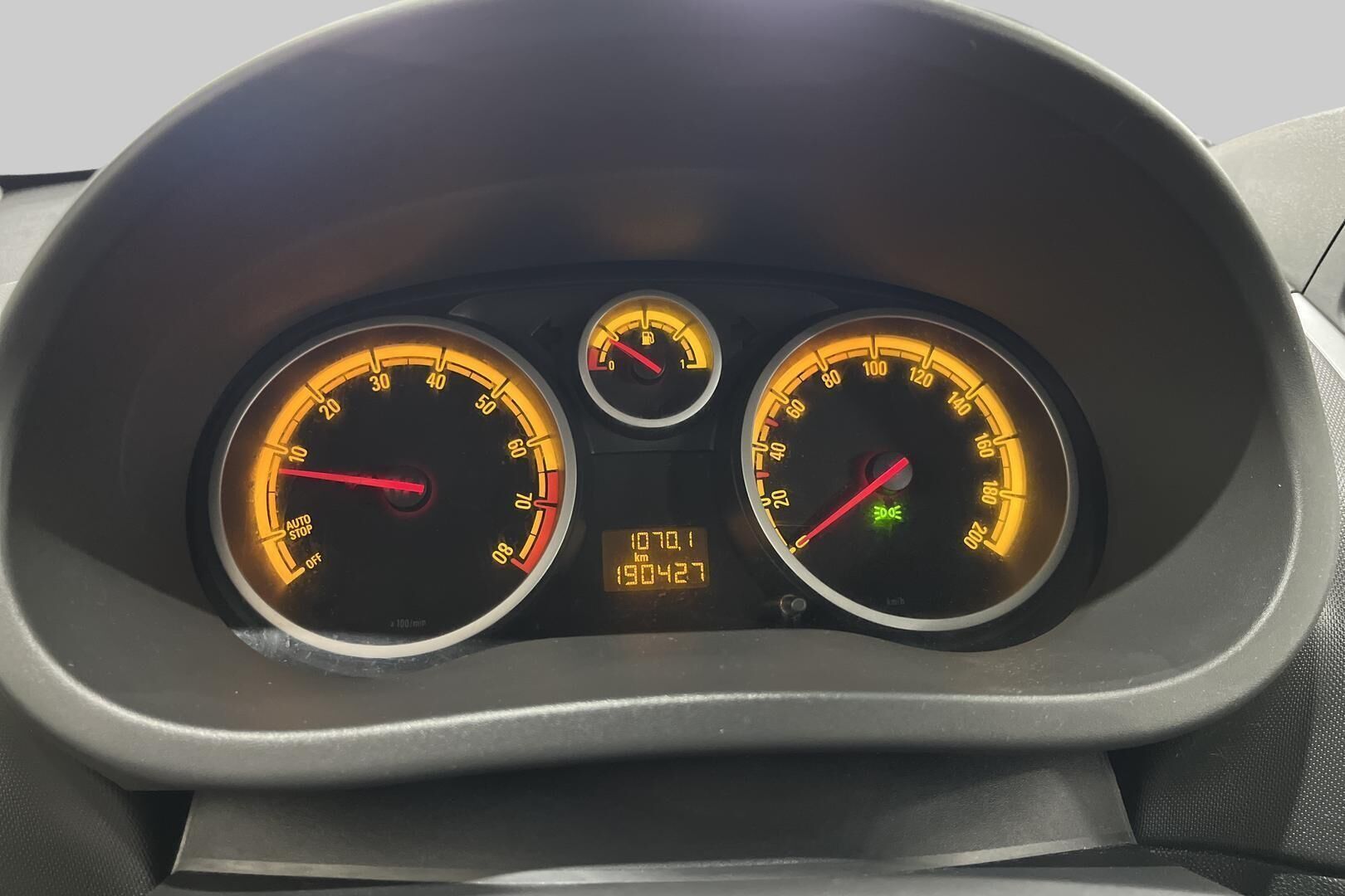 Opel Corsa iso kuva 14