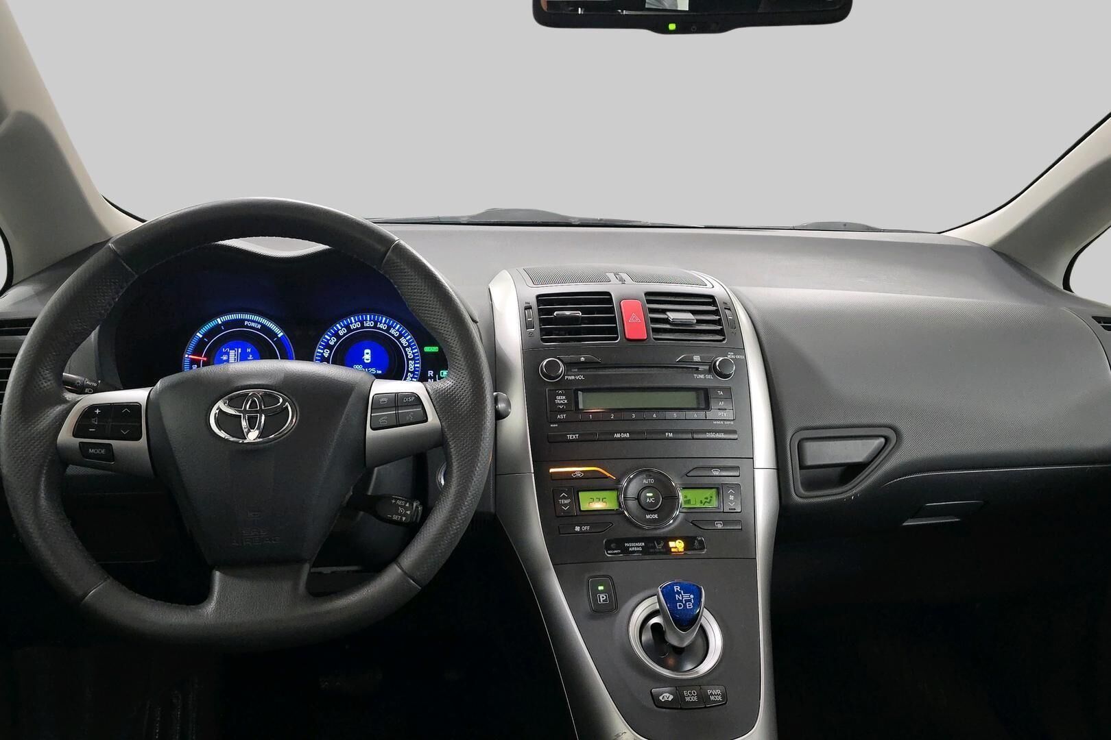 Toyota Auris iso kuva 11