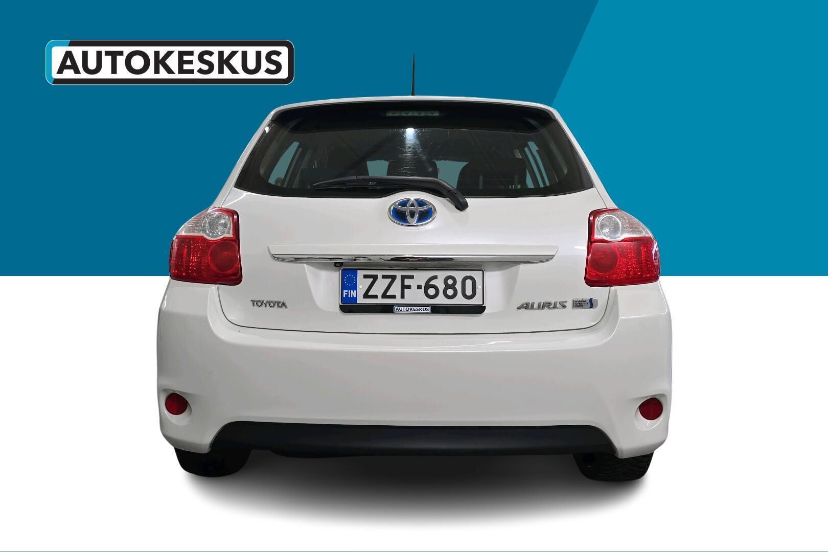 Toyota Auris iso kuva 6